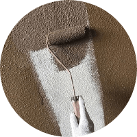 ローラーを使った塗装風景